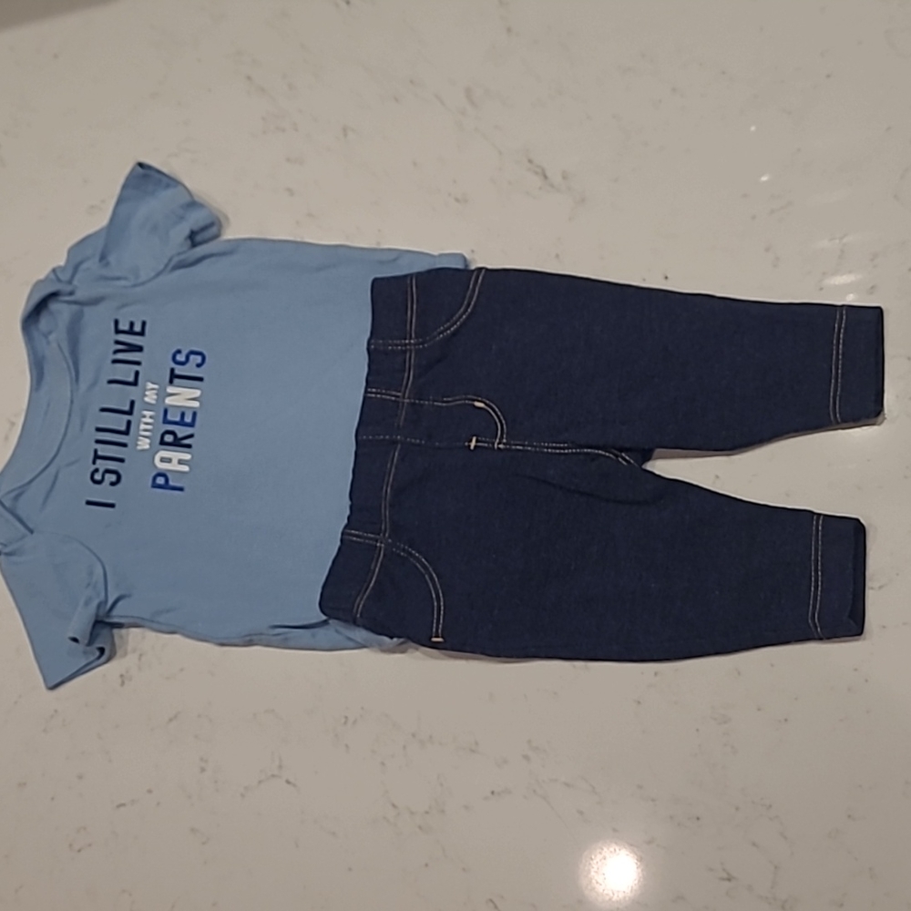Circo size 0-3 Onsie and pant set